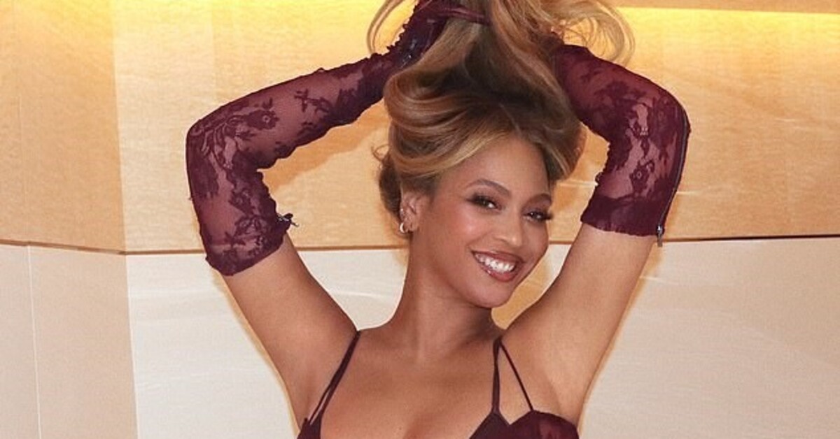 Beyonce, 44. yaş gününü özel kıyafetle kutladı